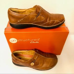 Unstructured Clark’s Taupe Distressed Shoes